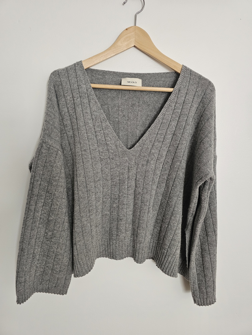 Vicolo Wool Cashmere Blend Gray Ribbed V-Neck Sweater Size M Italian Made